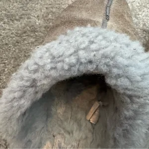 UGG Gray Sheepskin Women's Slippers thumbnail 6