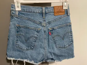 Levi’s Rib Cage Denim Shorts thumbnail 3