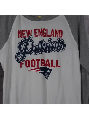 NFL Juniors XL New England Patriots Hooded Long Sleeve Shirt thumbnail 2