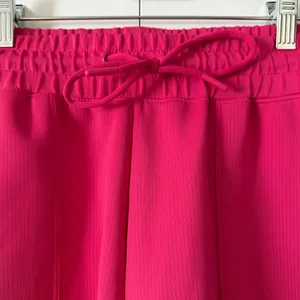 Mondetta | Women’s Midweight Ribbed Scuba Shorts  thumbnail 2