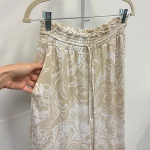 Ellen Tracy Floral Paisley Wide Leg Lounge Pants Smocked Waist Large Tan White thumbnail 4