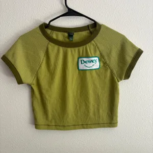 Wild Fable‎ Lime Green Dewey Cannabis Co Patch Ribbed Ringer Crop Baby Tee Small thumbnail 4
