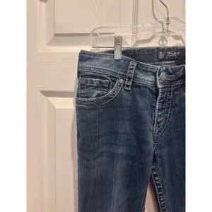 Silver Jeans Co Suki Surplus Mid Rise Curvy Bootcut Jeans Dark Wash W29 L30 thumbnail 2