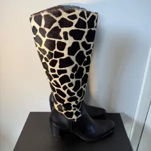 Diego‎ di Lucca Black Leather Giraffe Print Calf Hair Shaft Boots Womens Size 7 thumbnail 6