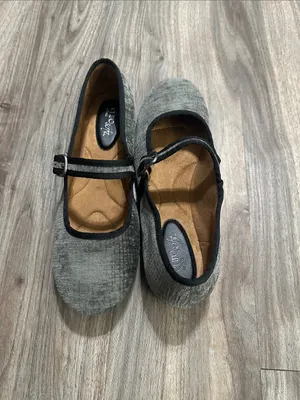 Gray Mary Jane Flats with Buckle Strap - Women's Classic Ballet Flat thumbnail 10
