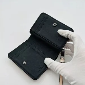 Marc Jacob’s small zip wallet EUC thumbnail 3