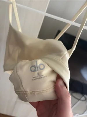 Alo | Airlift Intrigue Bra thumbnail 6