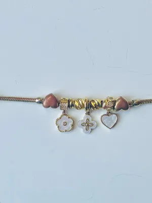 Gold-Tone 6.5” Charm Bracelet w/ White Enamel Flower & Heart Charms-EUC thumbnail 2