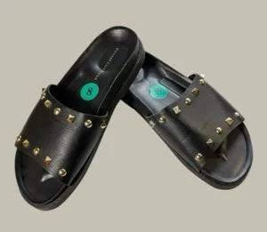 Mercer & Madison black slides Size 8 thumbnail 1