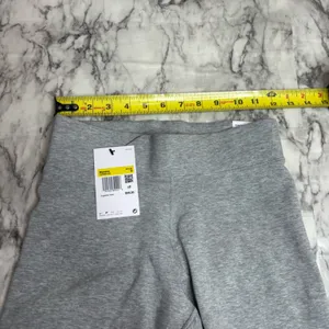 Nike Tight fit mid rise short length biker shorts small grey white NWT New thumbnail 6