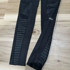 Alo Yoga Black Moto Leggings Women’s XS thumbnail 5