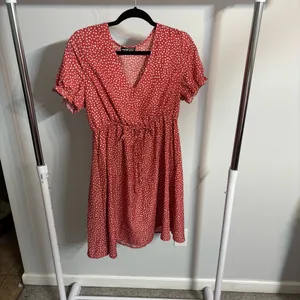 SHEIN Pink and White V-Neck Sesame Seed Printed Tie-Waist A-Line Dress thumbnail 2