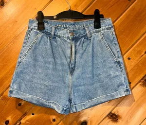 American Eagle mom shorts slouchy pleated denim stretch shorts thumbnail 1