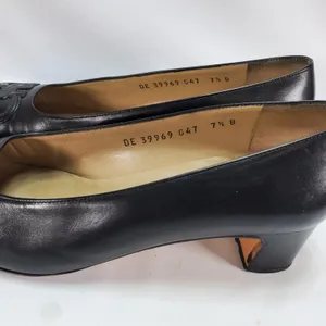 Salvatore Ferragamo Gancini‎ Pumps Womens 7.5 B Black Leather Block Heel Italy thumbnail 2