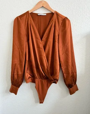 Abercrombie & Fitch Rust Orange Brown Satin Long Sleeve Women's Bodysuit‎ Top S thumbnail 1