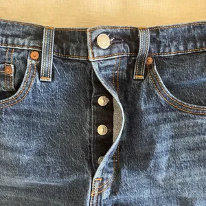 Levis 501 blue dark wash shorts thumbnail 2