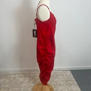 Pretty Little Thing Red Strappy Satin Gathered Midi Dress in Red thumbnail 12