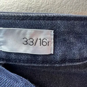 Gap 1969 Pleated Cuffed Jean Shorts Dark Blue Denim Stretch Low Rise Coastal 16R thumbnail 8