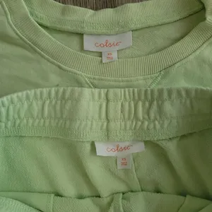 Colsie Women's X-Small Mint Green Cropped Sweatshirt & Shorts Lounge Set pajamas thumbnail 2