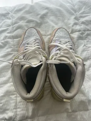 Nike Jordans woman’s 9.5 thumbnail 5