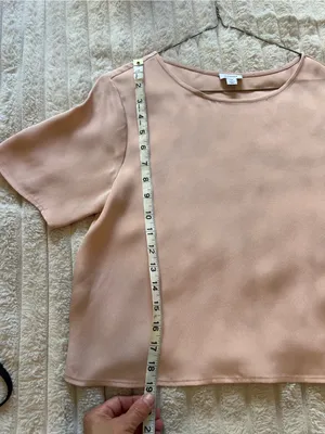 Cuyana cropped pink silk top size small thumbnail 8