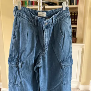 Universal Thread Women's Wide Leg Cargo Pants Blue Size 10 thumbnail 2