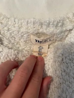 White Sweater Size L thumbnail 3