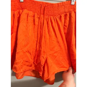 Aerie Flowy Smocked Waist Shorts Womens XL Orange Satin Feel Drawstring thumbnail 2