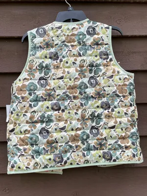 Quilted Floral Green Brown floral packable vest youth XXL nwt thumbnail 2