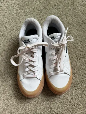 platform Nike White and Gum Low-Top Sneakers with Black Swoosh thumbnail 3