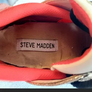 Steve Madden Sneakers with Gold and Pink Highlights Size 7.5 thumbnail 8