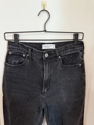 Abercrombie High-Rise Jeans Ultra Straight thumbnail 3