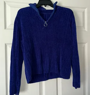 Blue knit sweater Size L thumbnail 1