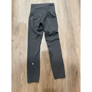 Lululemon‎ Women Wunder Train HR Crop 24" Everlux LW6BNFS Gray Size 2 thumbnail 2