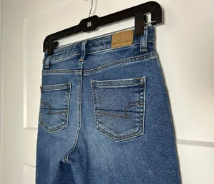 American Eagle Size 00 mom jeans, size 00 jeans thumbnail 5
