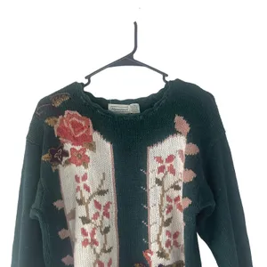 Shenanigans Vintage 90s Women's Size Medium Rose Floral‎ Crochet Green Sweater thumbnail 2