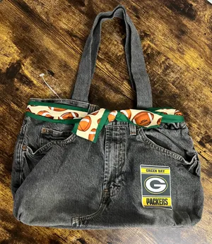 Handmade | Green Bay Packers Denim Purse. thumbnail 1