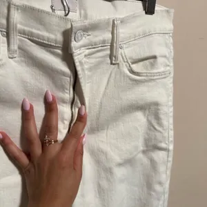 MOTHER Jeans Hustler Ankle Fray White Fairest of Them All- Size 32 thumbnail 8