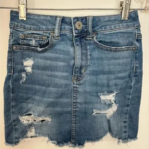 American Eagle Hi-Rise Mini Denim Skirt Distressed Size 00 Blue thumbnail 6
