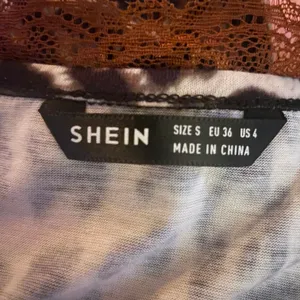 SheIn Leopard Print Tie Front Crop Top thumbnail 8