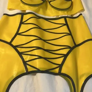 Yellow & Black latex bra and garter bottoms L thumbnail 3