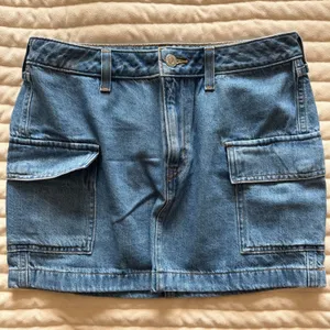 Levi’s denim skirt thumbnail 1