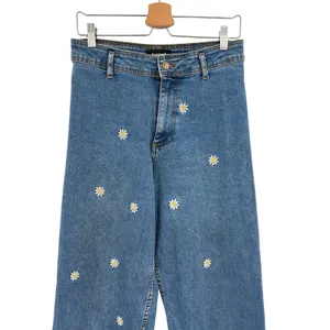Desigual Embroidered Daisy Cropped Culotte Jeans‎ Wide Leg Blue Denim 40 US 8 thumbnail 3