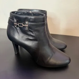 Bandolino Black Leather Ankle Boots Bit Detail Side Zip Heel Womens 8M‎ thumbnail 13