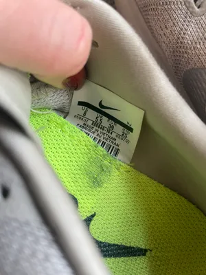 Nike Sneakers thumbnail 3