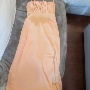 Abercrombie light orange strappy midi dress thumbnail 4