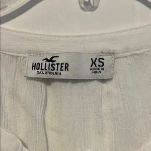 Hollister White Lace Blouse Vneck Tie 072626 thumbnail 2