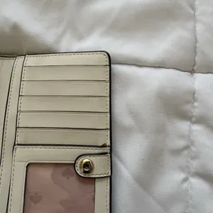 KATE SPADE Leather Slim Bifold Wallet White‎ Cream Quiet Luxury Designer READ thumbnail 9
