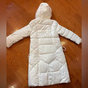 Women’s Winter White Quilted Puffer Coat With Faux Fur Hood – New Without Tags thumbnail 9