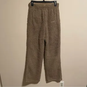 SKIMS Teddy Sherpa Wide Leg Lounge Track Pant- Size Small thumbnail 4